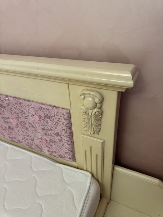 Продам ліжко з матрасом з натурального дерева. Ясень. Ручна робота.