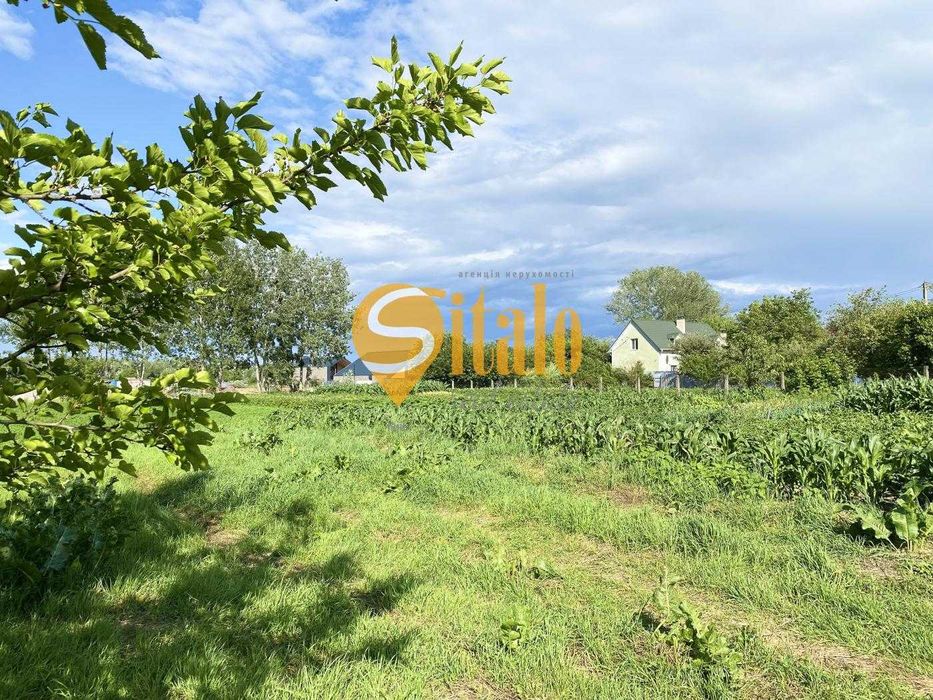 Ділянка з видом на К. Карпати, поруч із озером Підгірці