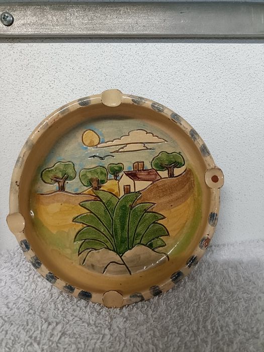 Em Viana do Castelo Cinzeiros típicos alentejanos