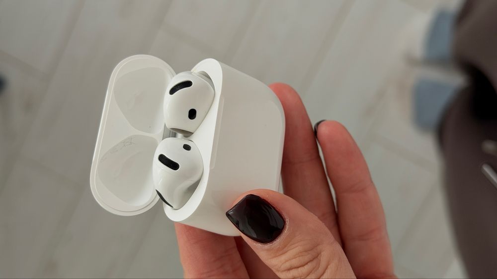 Airpods 4 (2024)