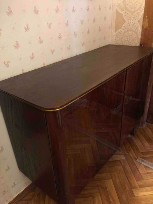 хельга и тумбочка из натурального дерева Германия