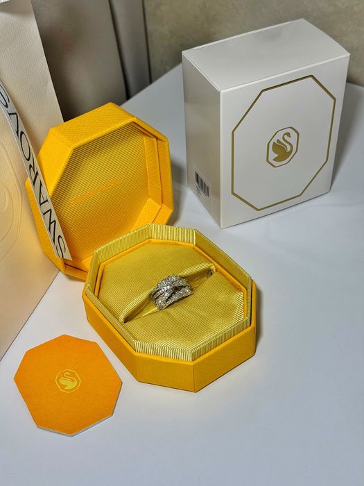 Каблучка/ кільце Swarovski (18)