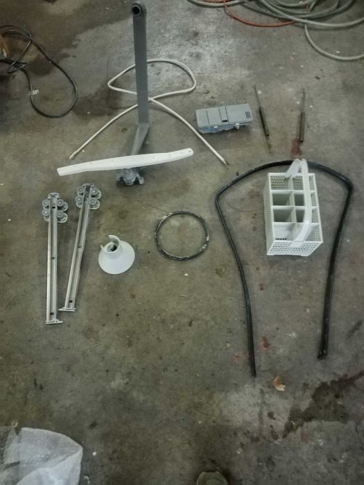 Máquina de lavar loiça zanussi