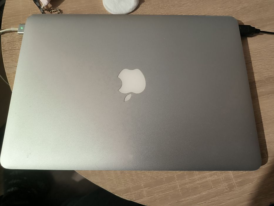 Продам макбук про13 2015