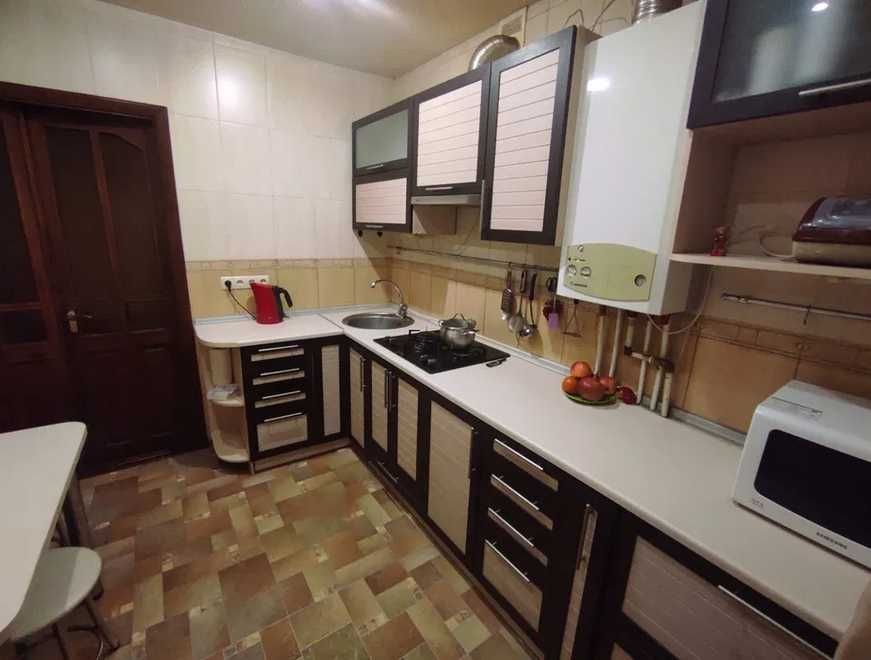 Продам 2 комн. кв-ру в п. Эсхар,  отопление газ. 2х конт. котел.