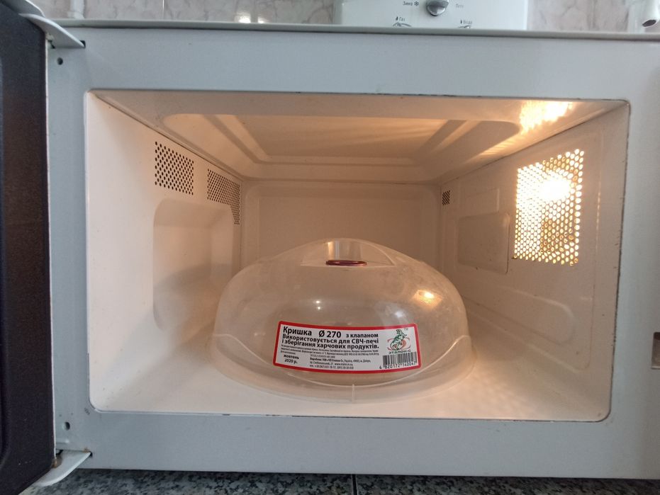 Продам микроволновку Самсунг.