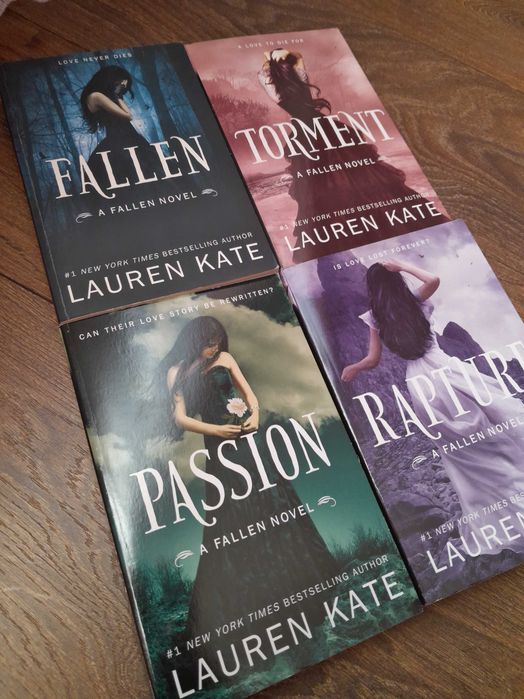 Книги серії "Занепалі" англійською мовою: Fallen, Torment, Passion, Rapture
