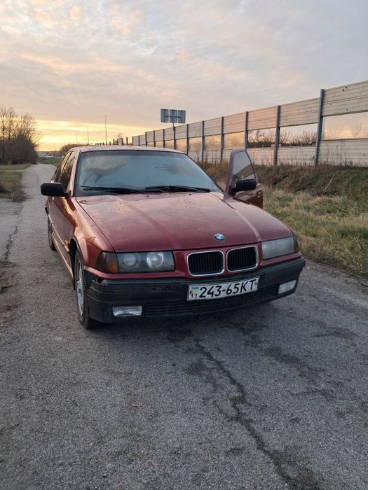 Продам машину BMW E36