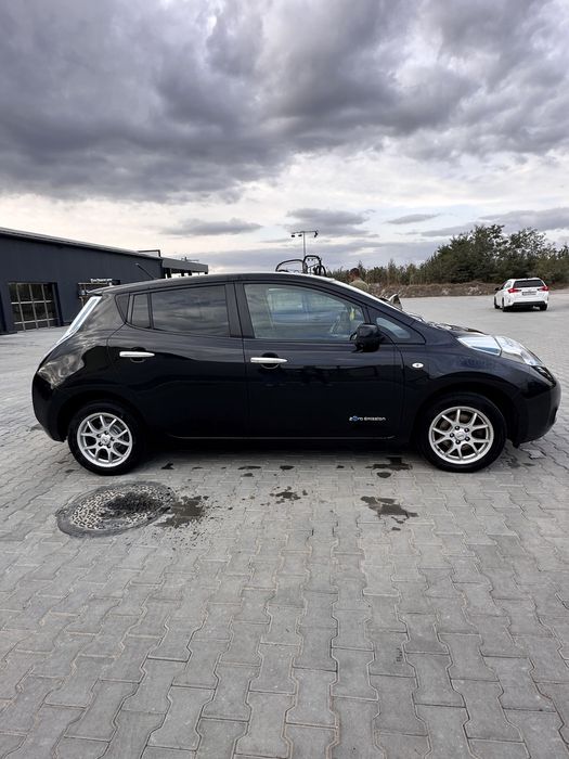 Оренда Nissan Leaf 3500 нед