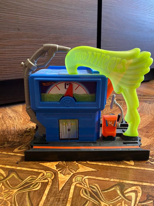 Hot wheels заправка