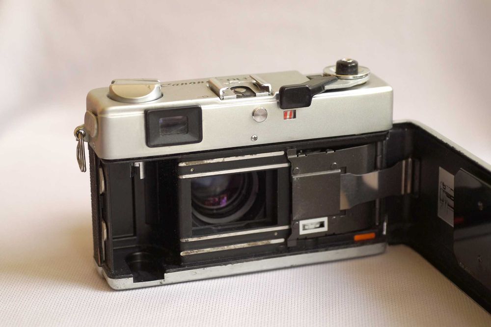 Canonet QL17 + Canon 40mm f/1.7