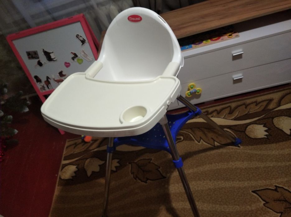 Стільчик для годування