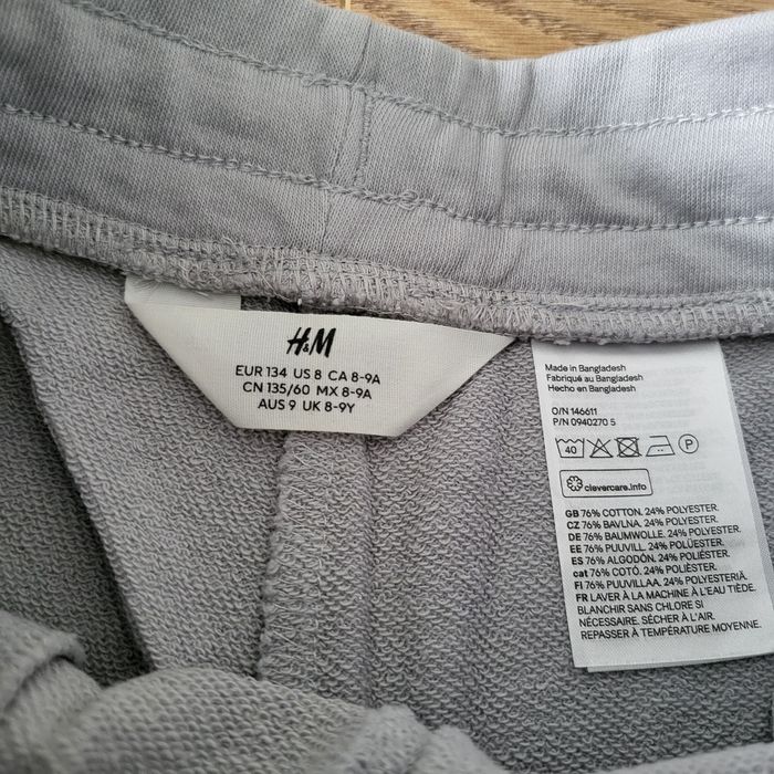 Nowe krótkie spodenki chłopięce r.128/134 H&M