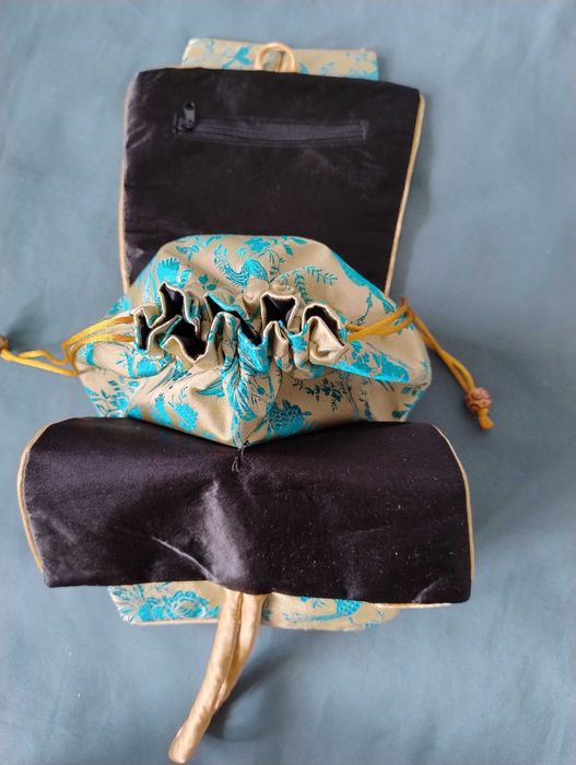 Torebka z koralików torba czarna saszetka kosmetyczka Chanel