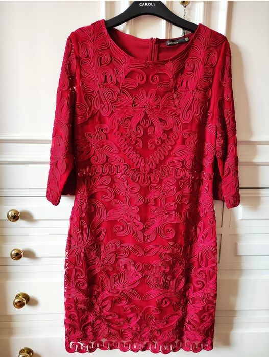 Deslumbrante Vestido Vermelho - Bordado de Luxo com Tule e Guipure