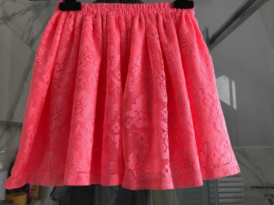 Ubrania rozmiar  122-128 cm