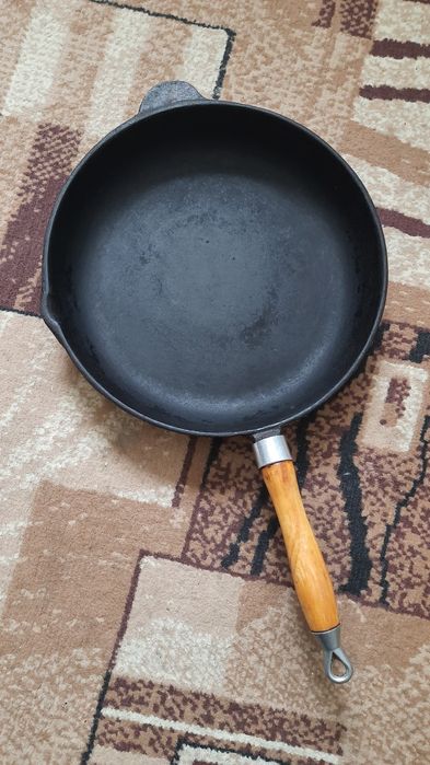 Чавунна сковорода