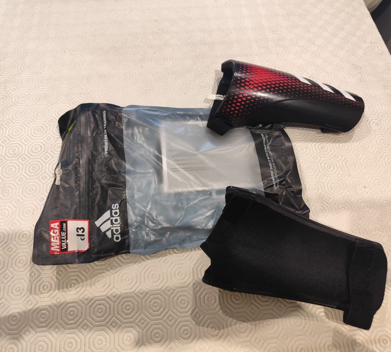 Caneleiras Adidas de criança