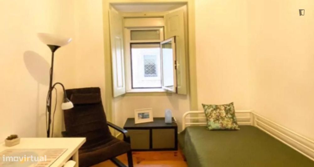 Quarto - localizado em Arroios Lisbon