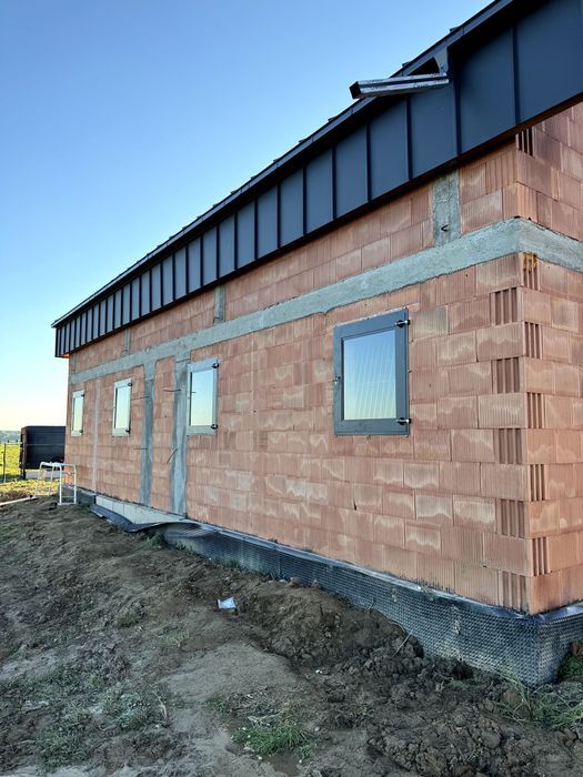 Okno stajenne stalowe do stajni garażu okno stalowe okno gospodarskie