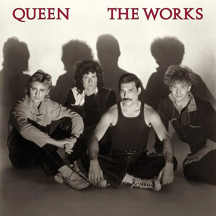 8 CDs de Queen em muito bom estado.