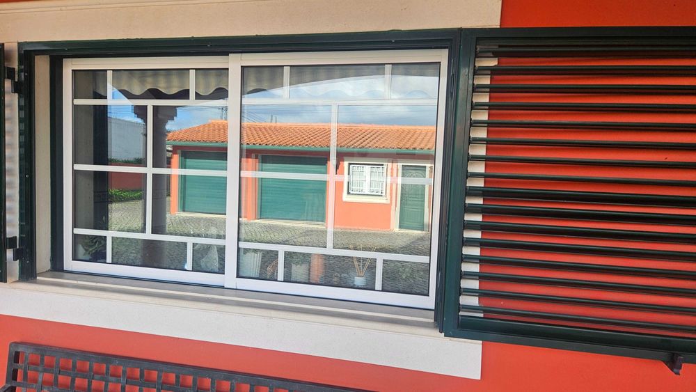 Janelas em alumínio extrusal com vidro duplo