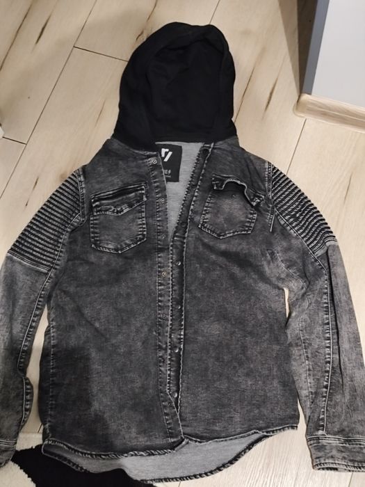 Męska czarna bluza jeansowa z kapturem i napisami