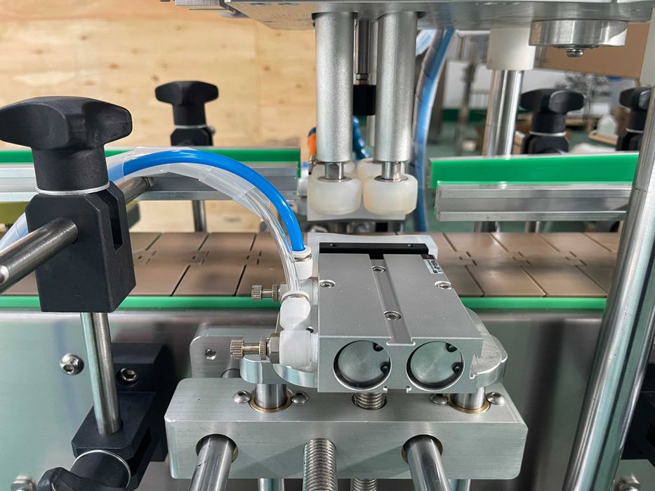 Máquina de tampar de mesa, máquina de vedação de garrafas com parafuso