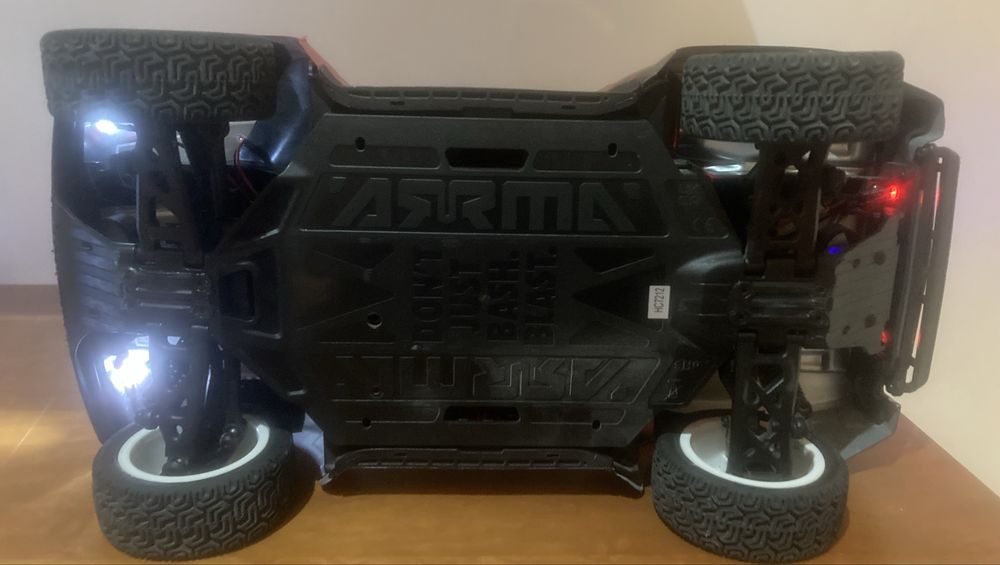 Rc Arrma Mojve grom brusless 4x4