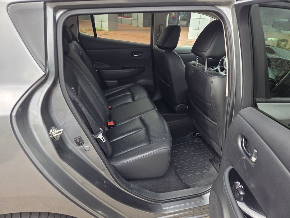 Аренда авто Nissan Leaf