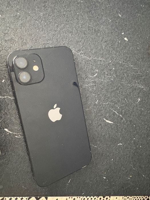 iPhone 12 bom estado