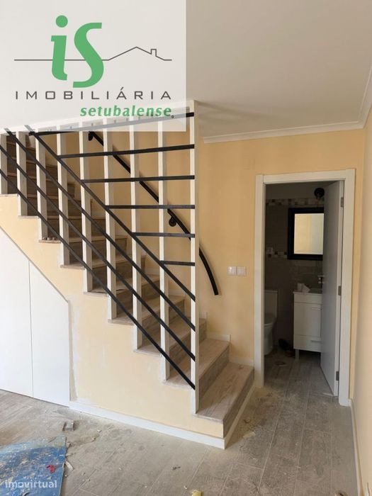 Moradia T4 Transformada Em T3 | Totalmente Remodelada | Casal De Figue