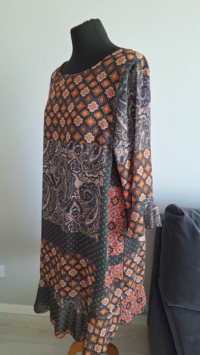 sukienka elegancka na podszewce w roz. 52