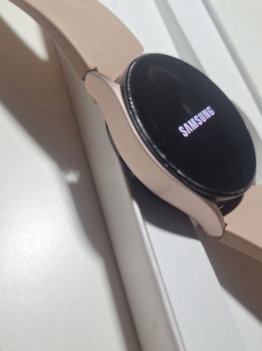 Samsung watch 4 40mm S/M