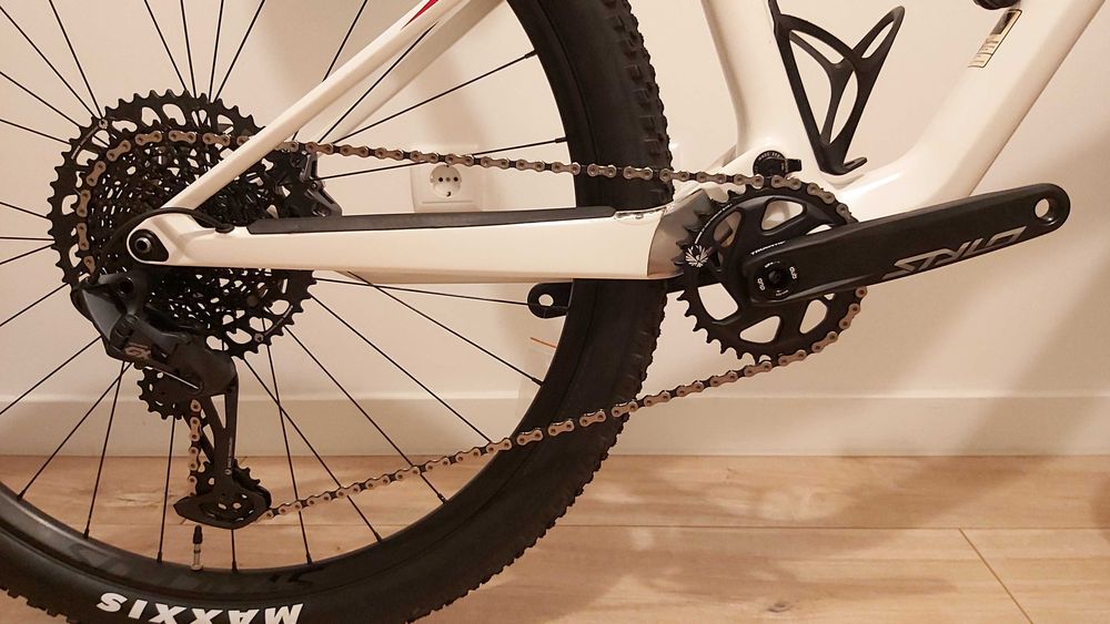 Canyon Lux CF 6 Carbono - Sram GX Eagle - Tam L - Roda 29"