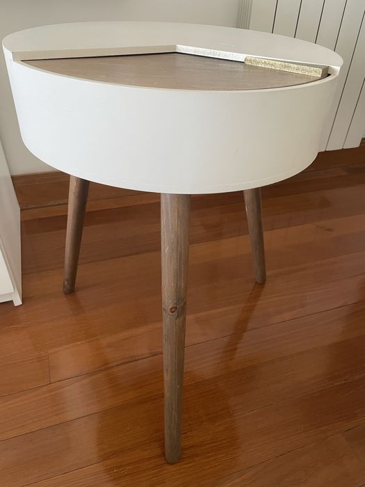 Mesa apoio e decoração