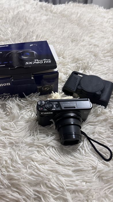Продаю Canon SX740 HS