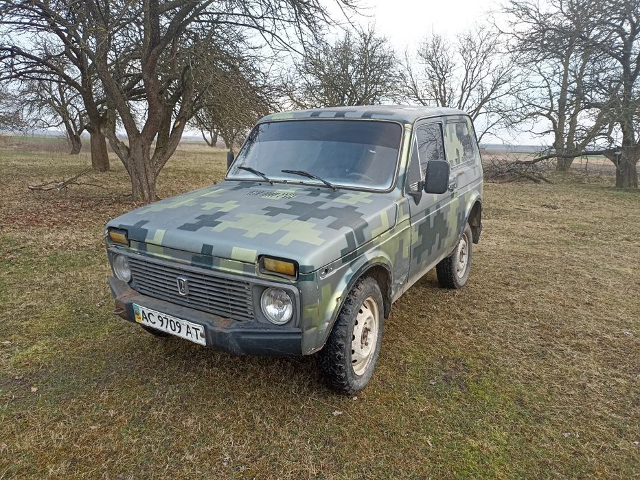 Ніва 21213 машина на ходу