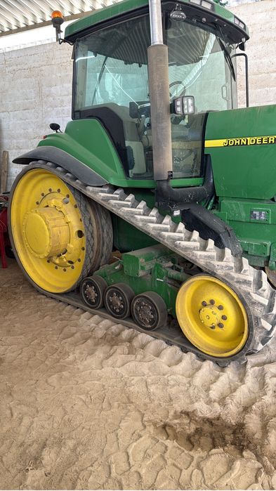 John Deere 8200T