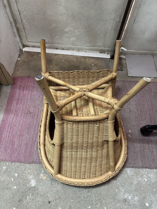 Cadeira  de crianca em verga