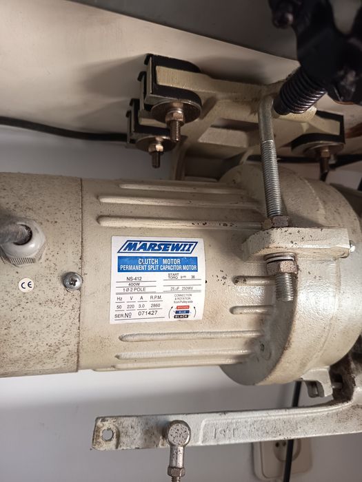 Máquina de costura industrial Sunstar KM250AL
