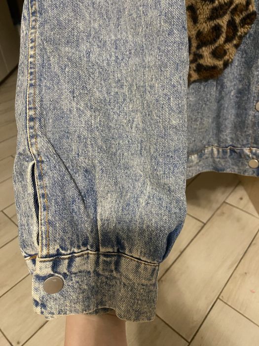 Джинсова куртка жіноча