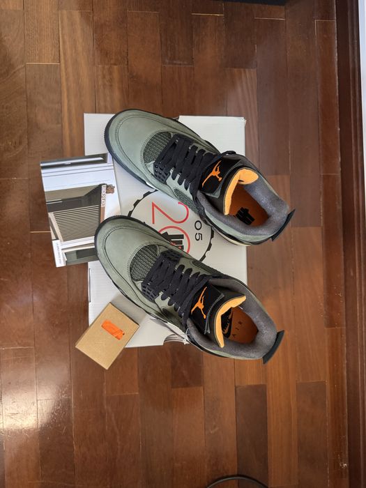 Air Jordan 4 Retro x Undefeated - Tamanho 40.5