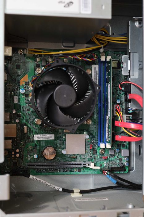 готовий комп'ютер intel core i3-7100\ 4gb ddr4 \ 1Tb HDD