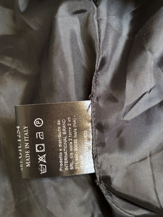 Roberta Biagi nowa, piękna, czarna kurtka z kapturem pikowana puchowa