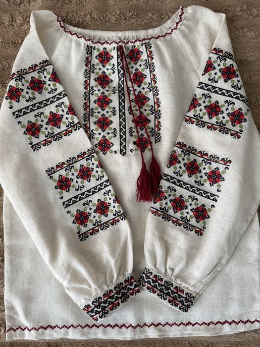 Вишиванка на дівчинку