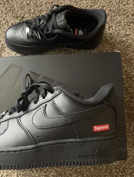 Supreme x Nike Air Force 1 R.39