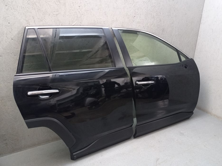 Двері чорні колір 218 Toyota Rav4 2019-2024р Розборка оригінал