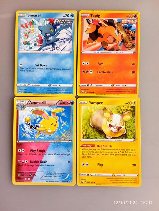 Cartas Pokémon originais.