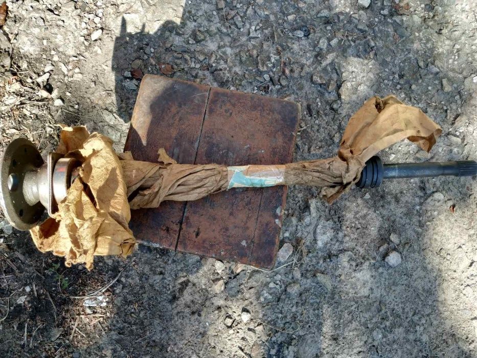 Полуось задняя новая